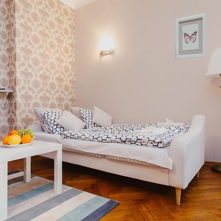 Shortstaypoland Sienna Varsó Kültér fotó
