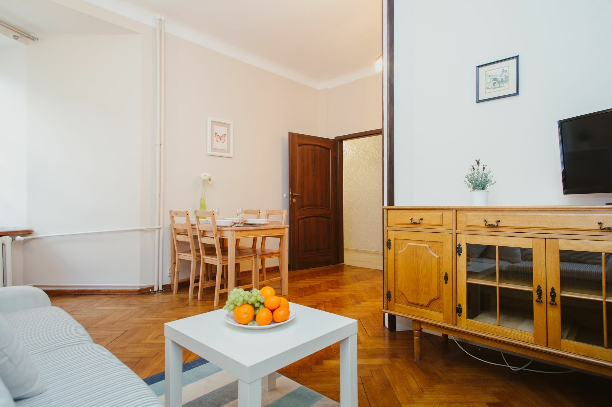 Shortstaypoland Sienna Varsó Kültér fotó